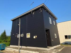 置戸町　S様邸　屋根塗装・外壁（金属サイディング）・ 玄関・サッシ交換工事