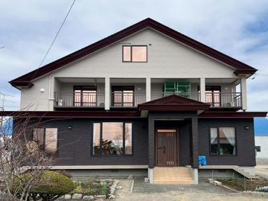北見市　K様邸　屋根塗装・外壁張替・玄関ドア・サッシ交換・ベランダ樹脂デッキ取付工事
