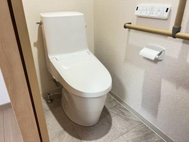 クローゼットにトイレを新設・フロア貼り工事をご紹介します！
